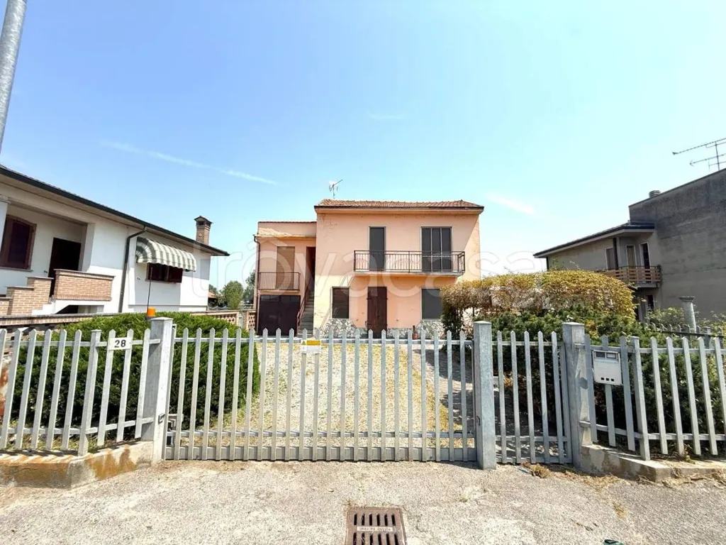 Välivaade - Villa with Dual Entrances in Valera Fratta