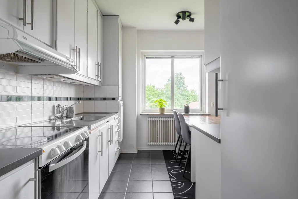 Cuisine - Apartment with South-Facing Balcony in Borås