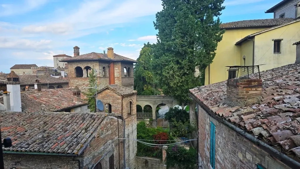 Aed - Historic Apartment with Panoramic Terrace in Todi