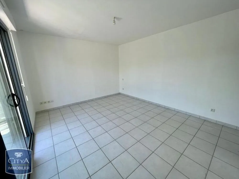 Rooms - Apartment with Balcony in Niort