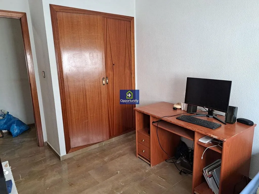 Office - Apartment with Terrace in Pajaritos, Seville