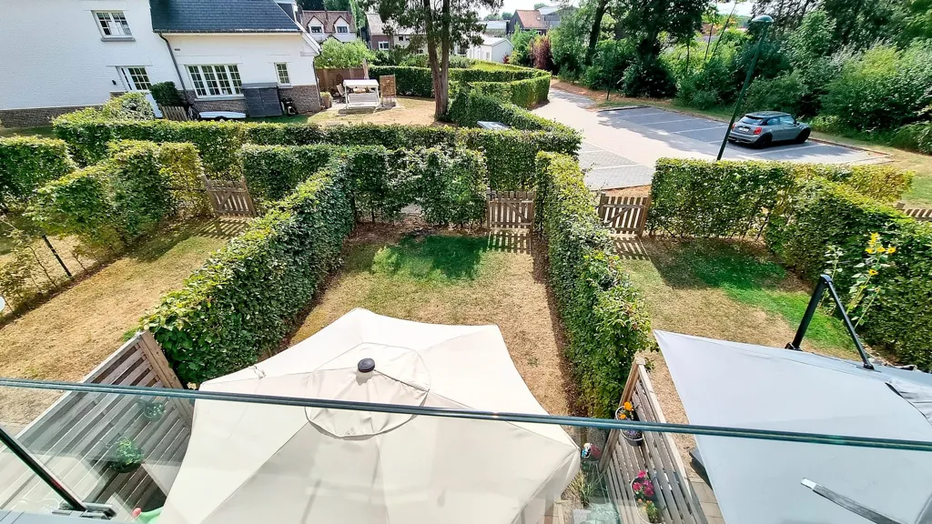 Õhuvaade - House with Garden and Terrace in Waterloo
