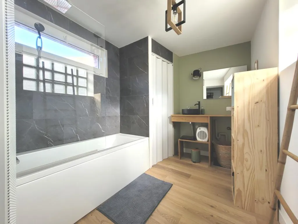 Vannitoad - Furnished Flat with Terrace in Bethune