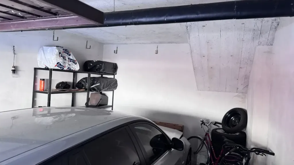 Garage - Central Trilocale with Balcony in Bovezzo
