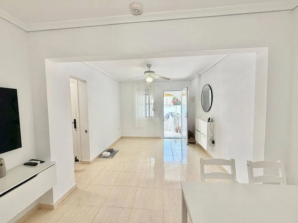 Söögituba - Semi-Detached House with Pool in Gran Alacant