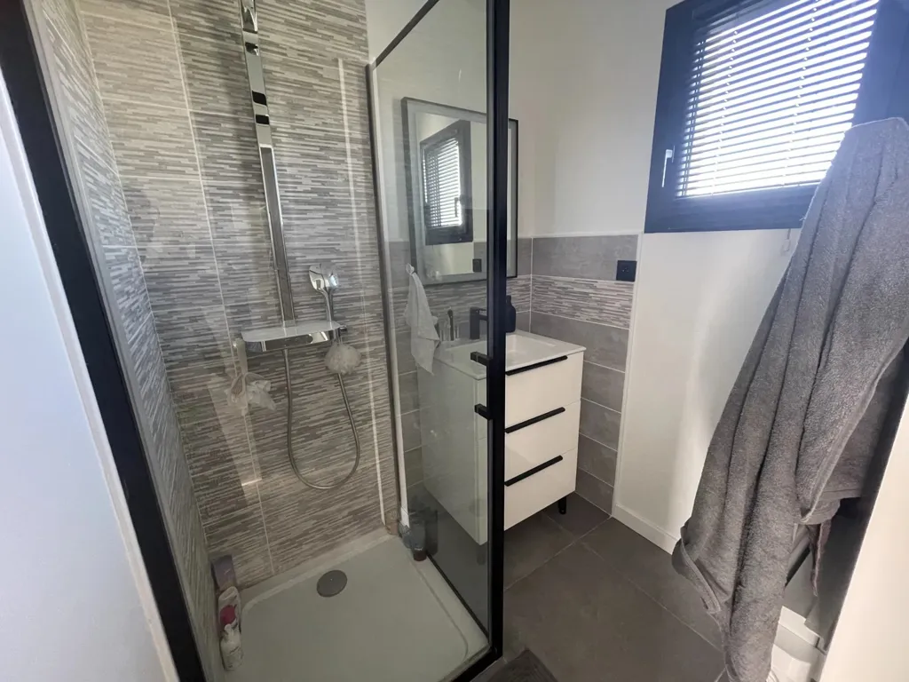 Bagni - Contemporary Villa with Pool in Villate