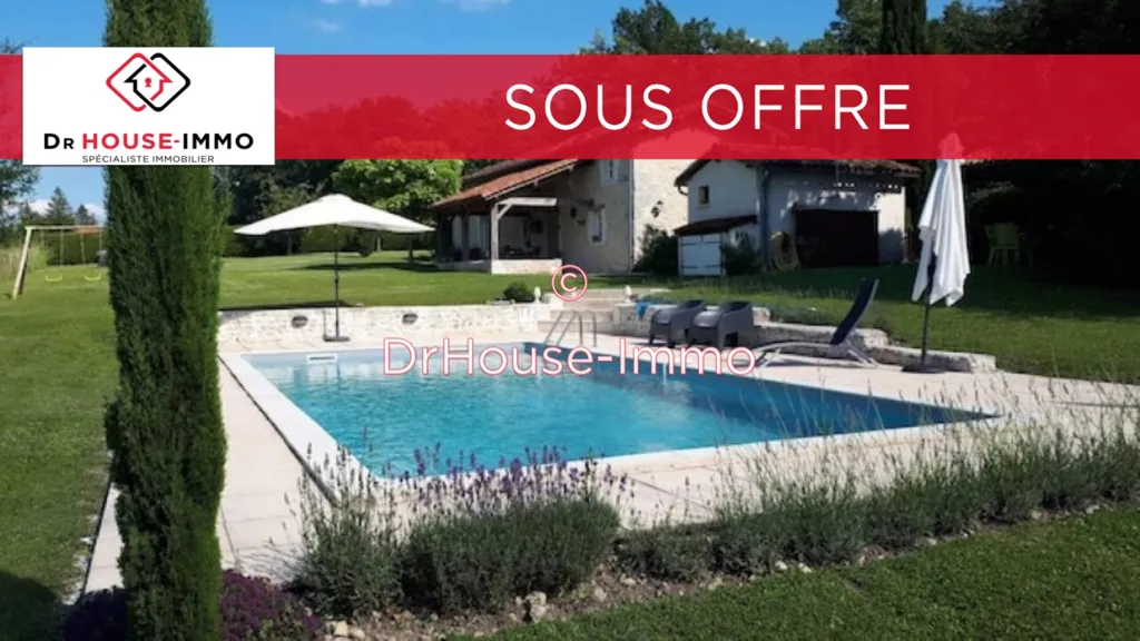 Piscine - Maison en Pierre avec Piscine à Verteillac