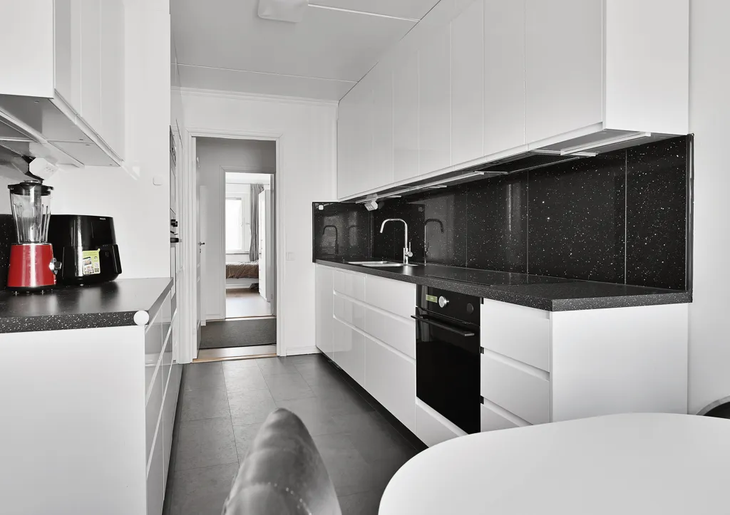 Cuisine - Renovated Apartment with Balcony in SE District