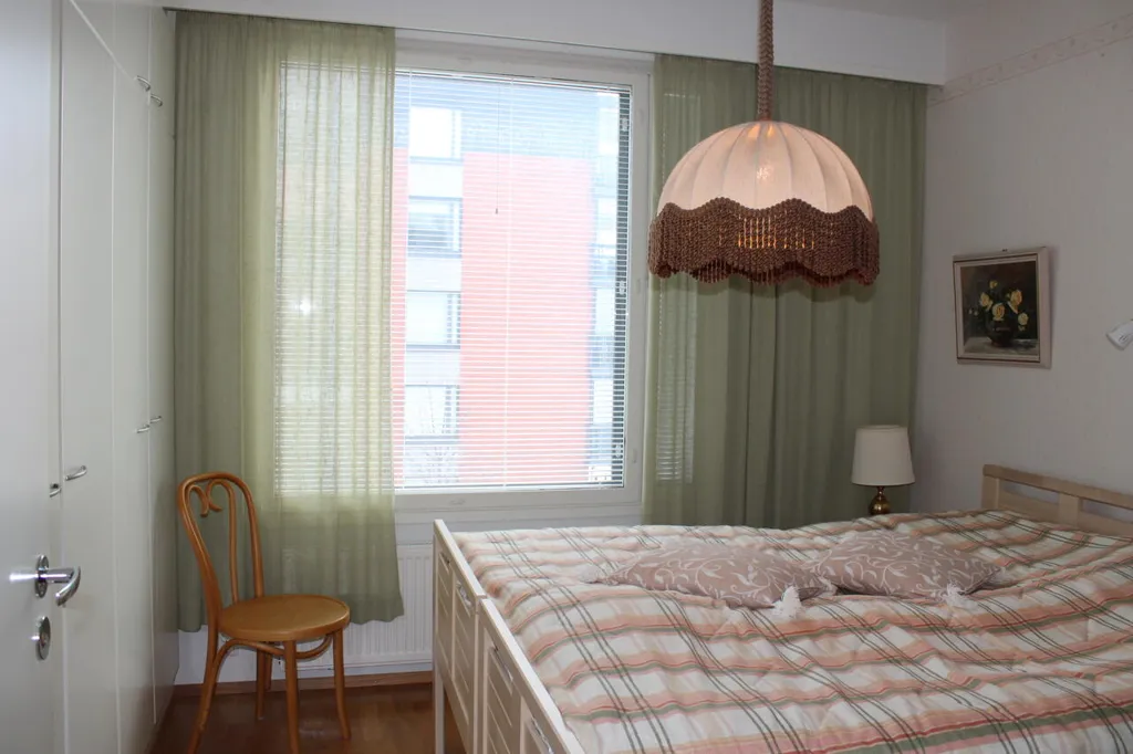 Chambres - Apartment with Balcony in City Centre