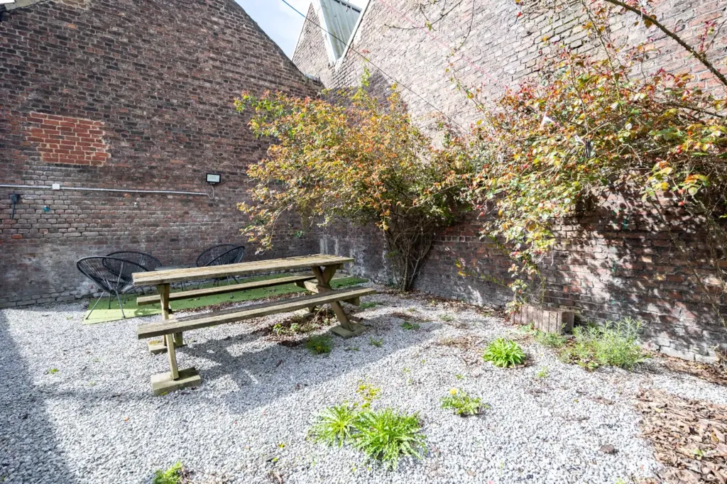 Jardin - Chambre Partagée avec Jardin dans Maison Agréable