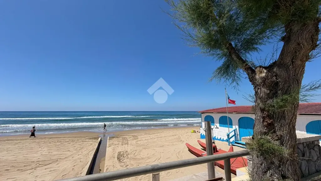 2-Bedroom Apartment with Balcony in Sperlonga
