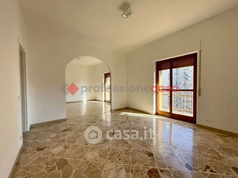Rooms - Rented Apartment with Terrace in Catania