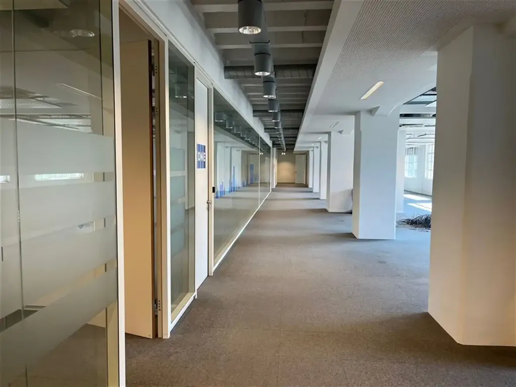 Bureau - Locaux de Bureau Rénovés près de la Gare de Louvain