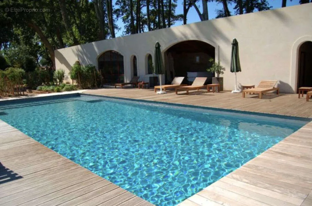 Piscine - Domaine Mas de Bellombre avec Piscine en Provence