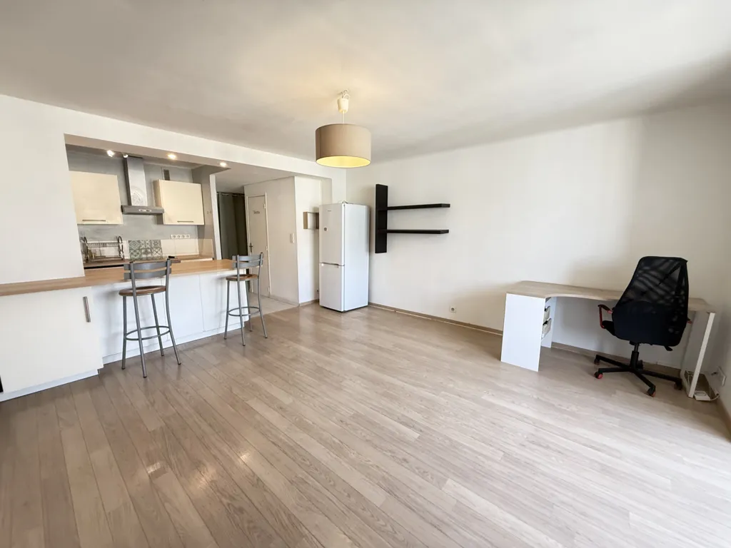 Cuisine - Appartement avec vue dégagée à Montpellier Écusson