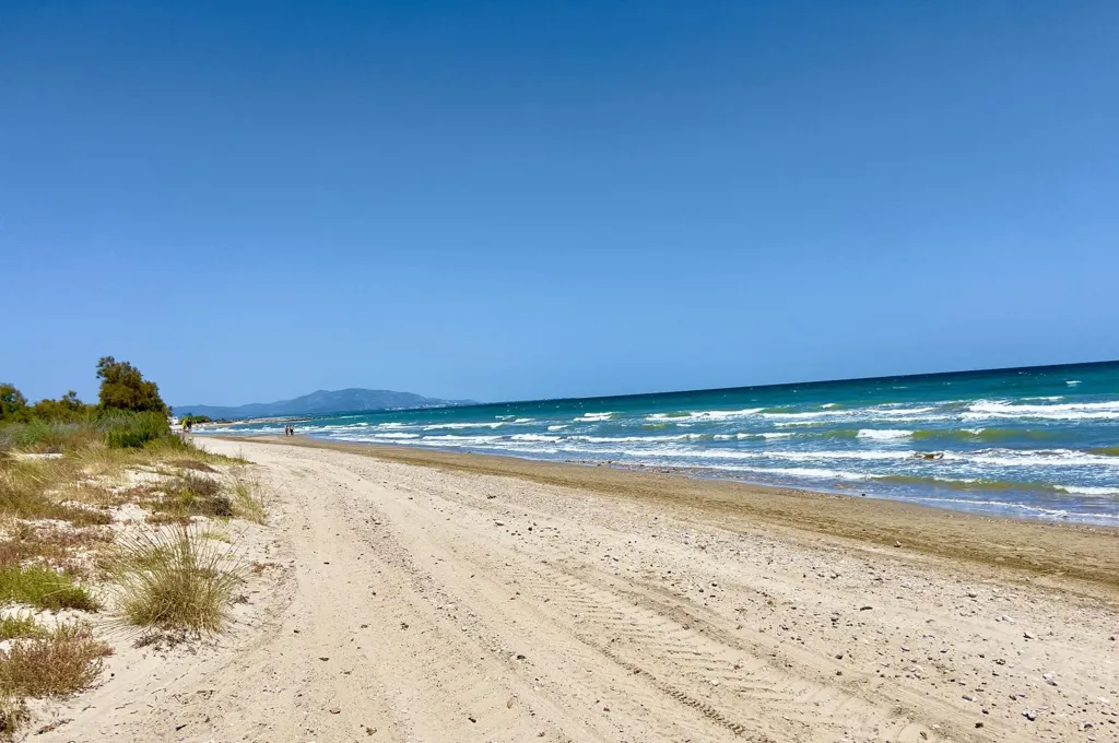 Detached Villa with Seafront Access in Cabanes