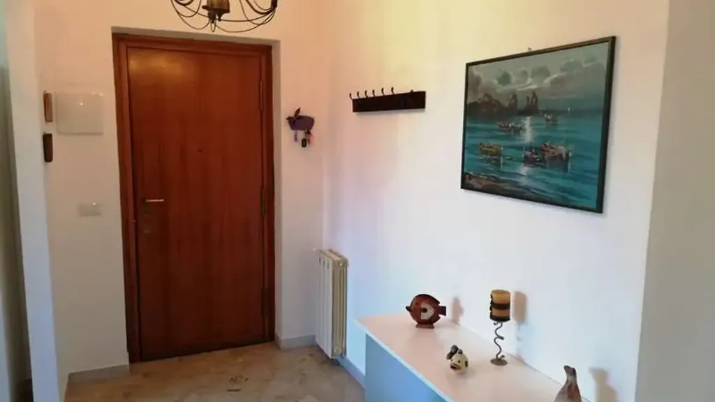 hallway_entrance