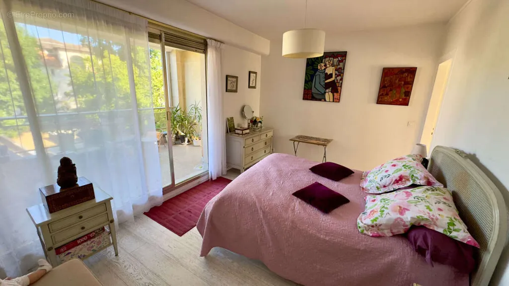 Chambres - Appartement de 5 Pièces avec Terrasse à Montmorency