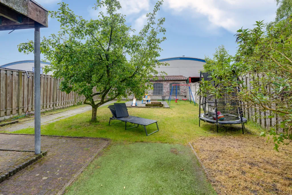 Jardin - Two-Storey House with Garden in Rijen
