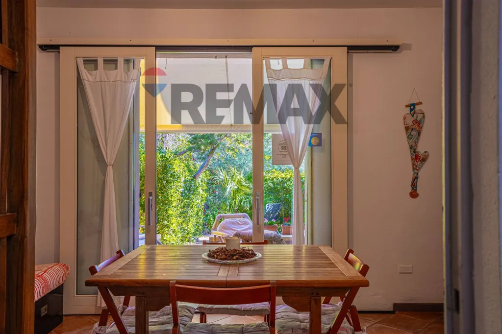Dining Room - B&B Apartment with Terrace in Stintino