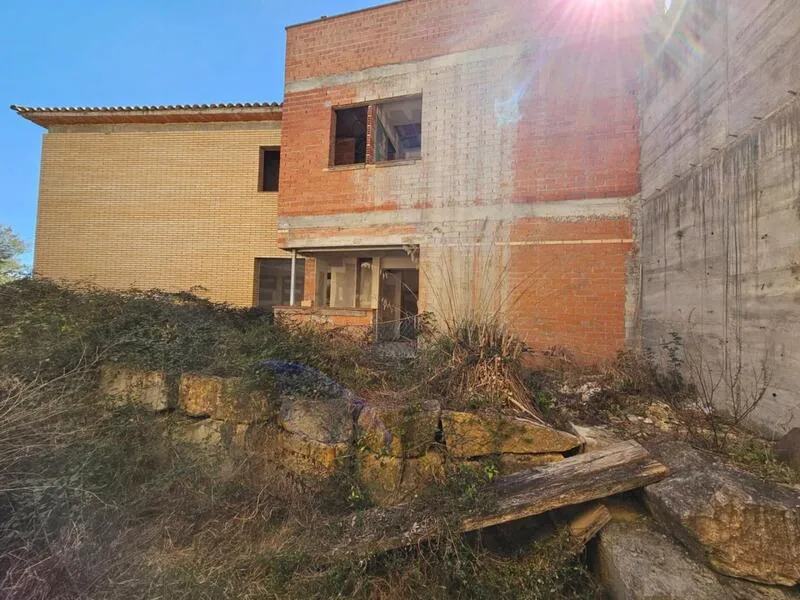 Extérieur - Unfinished House with Potential in Olivella