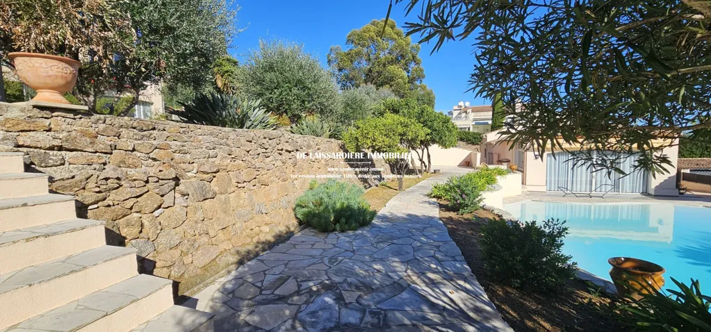 Bassein - Villa with Sea View near Vallauris