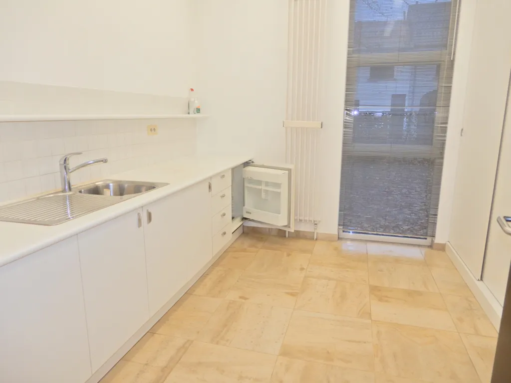 Cuisine - Espace de Bureau Lumineux à Meulebeke