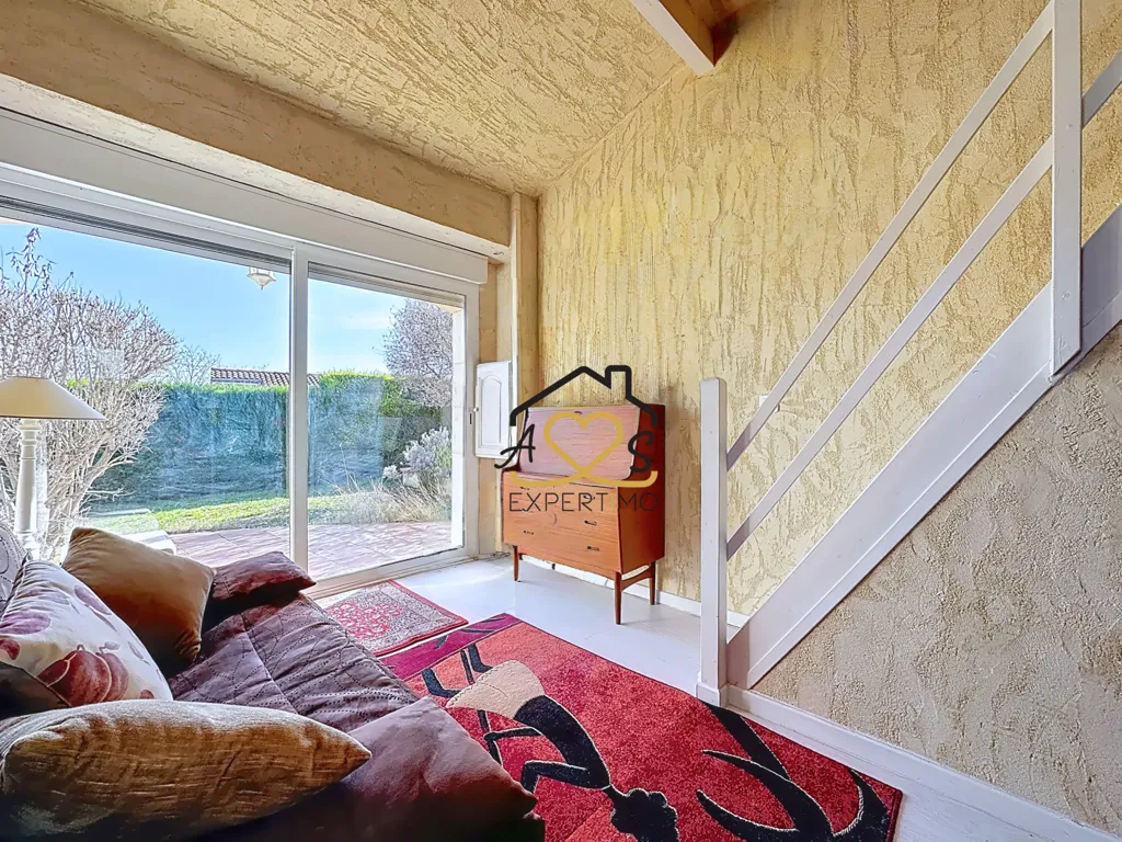 Soggiorno - Charming Flat-Plan House with 180° View in Billom