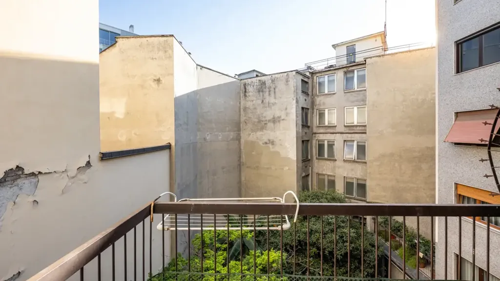 Balcon - Spacious 4-Bedroom Apartment with Balconies in Milan