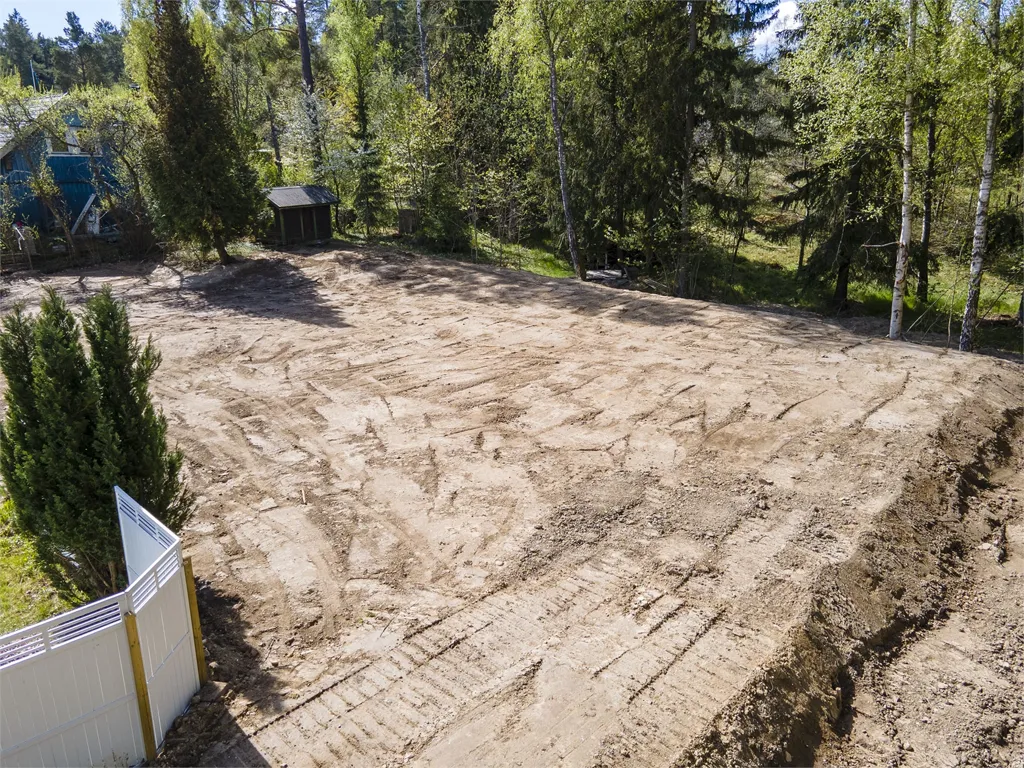 Aed - Plot with Garden Access in Pershagen