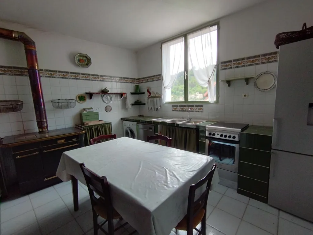 Maison 7 pièces à SAINT-MARTIN-DE-VALAMAS