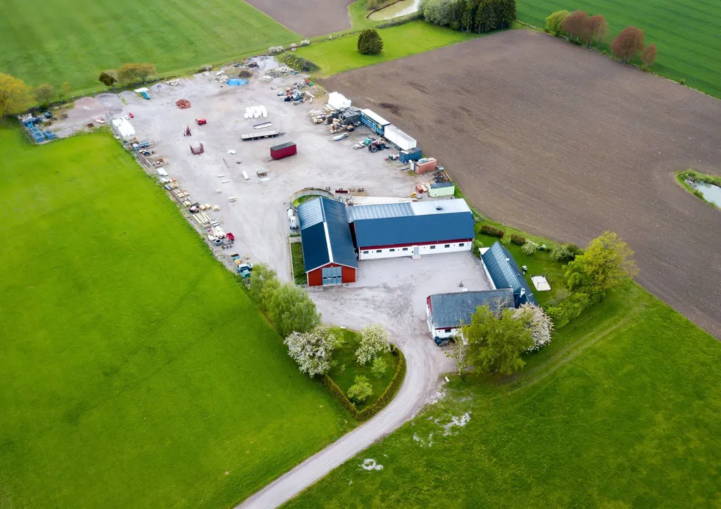 Vue aérienne - Farm with Workshop and Land in Sjöbo, Skåne