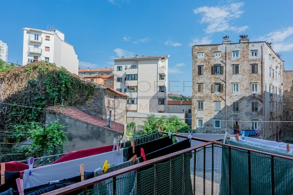 Rõdu - Apartment with Balcony in Trieste