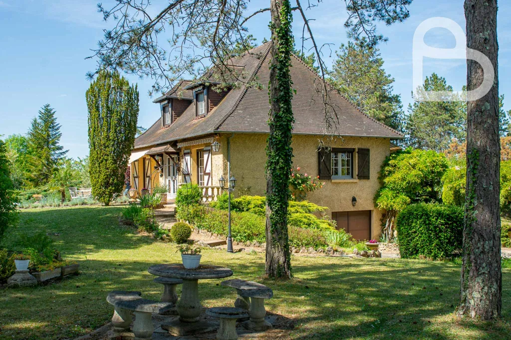 Jardin - Maison avec Piscine sur Parc de 1 ha à Nadaillac-de-Rouge