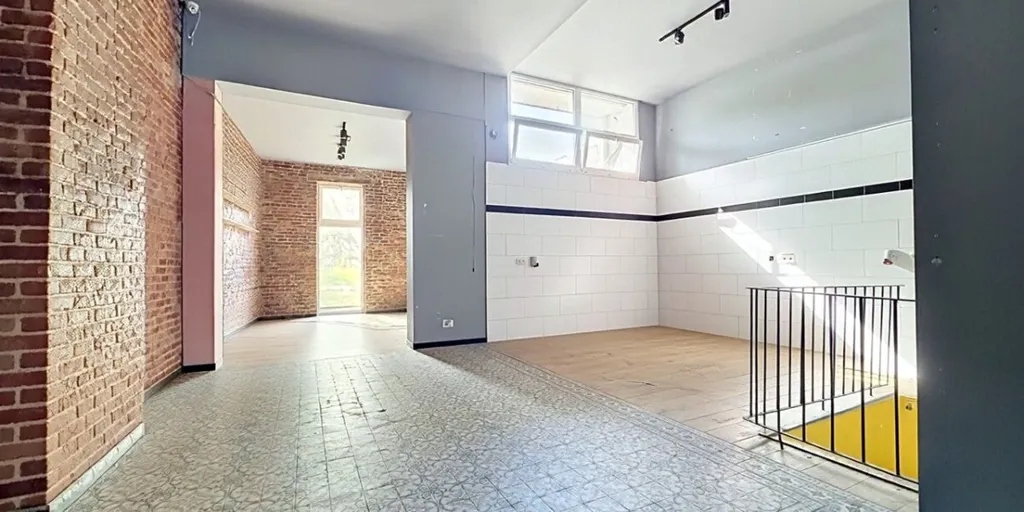 Entrée - Loft à Rénover avec Jardin à Schaerbeek