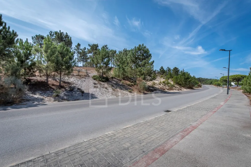 Garden - Plot with Potential for Villa in La Reserve, Carvalhal