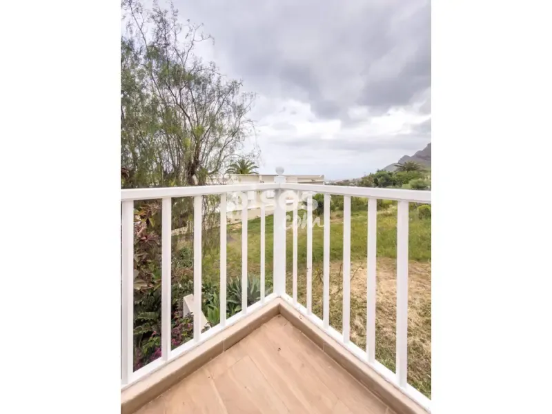 Rõdu - Corner Semi-detached with Sea View in Bajamar