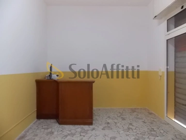 Kabinet - Shop with Two Windows in Catanzaro