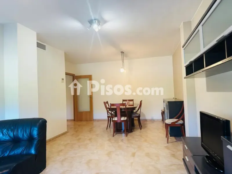 Söögituba - Ground Floor Flat with Balcony in Masdenverge