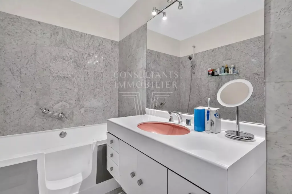 Bagni - Spacious Apartment with Balcony in Neuilly