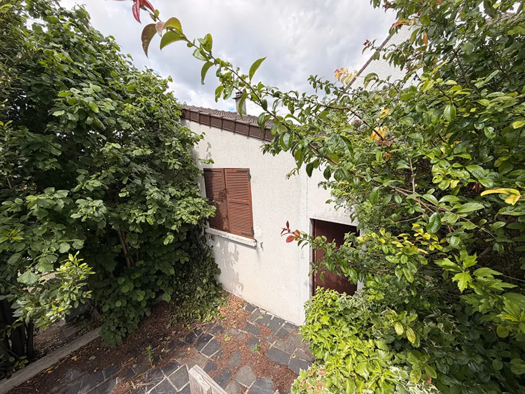 Maison Ancien Garage avec Jardin à Draveil