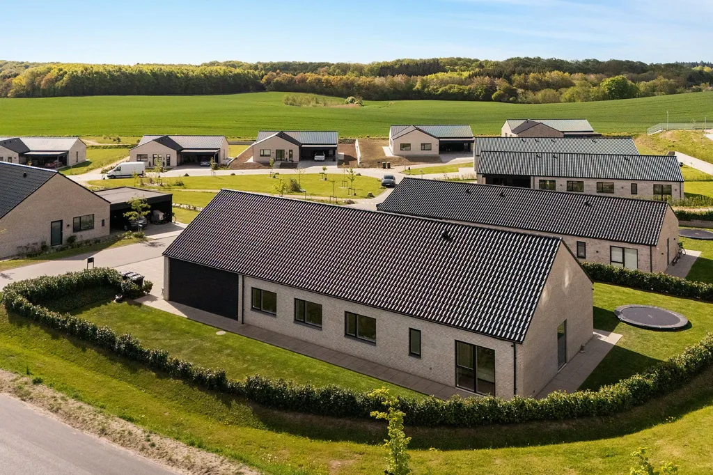 Vue aérienne - Contemporary Villa with Garden in Trige