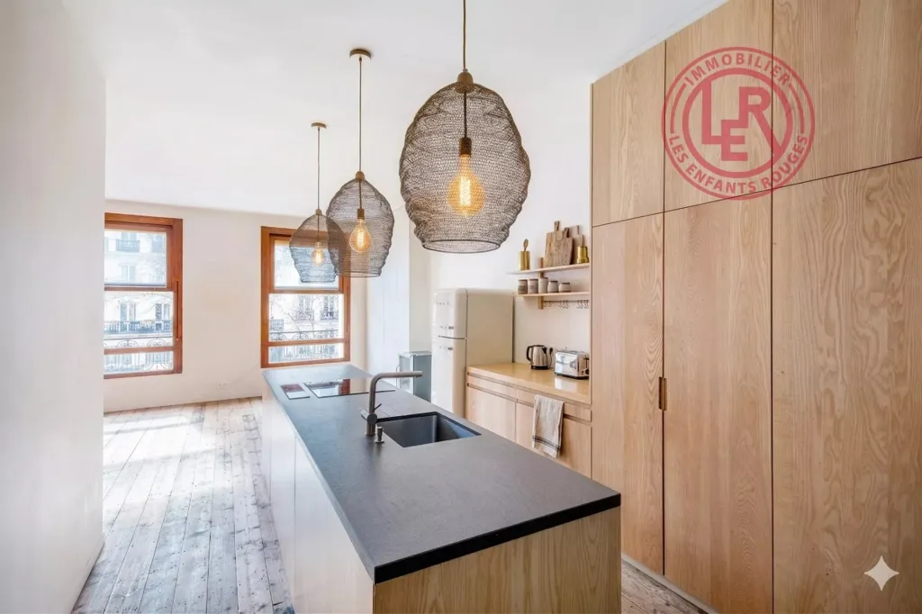 Cuisine - Appartement 2 Pièces avec Hauteur sous Plafond à Paris 10ème