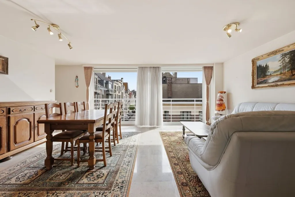 Salle à manger - Appartement 3 Chambres avec Terrasse près de la Digue à Anvers