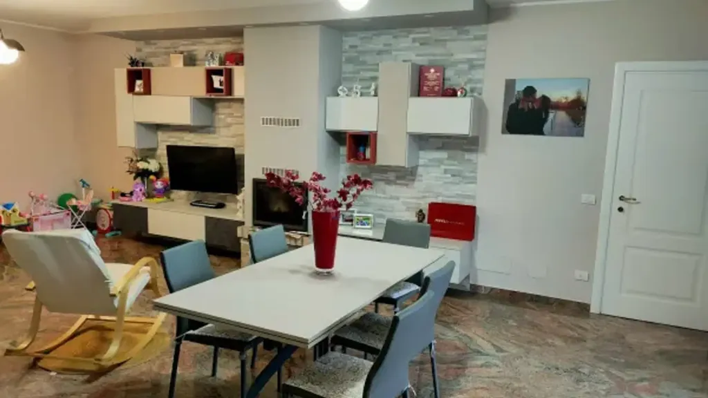 Söögituba - Rustic-Style Apartment with Private Garden in Castelvetro di Modena