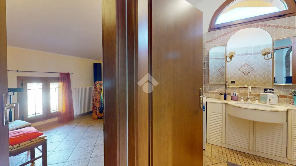 Villa with Private Garden in Cento