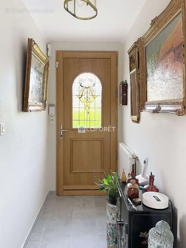 hallway_entrance