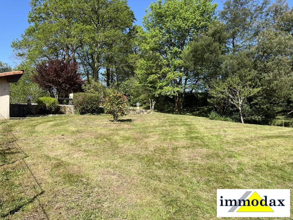 Jardin - Maison Traditionnelle avec Piscine à Mimbaste