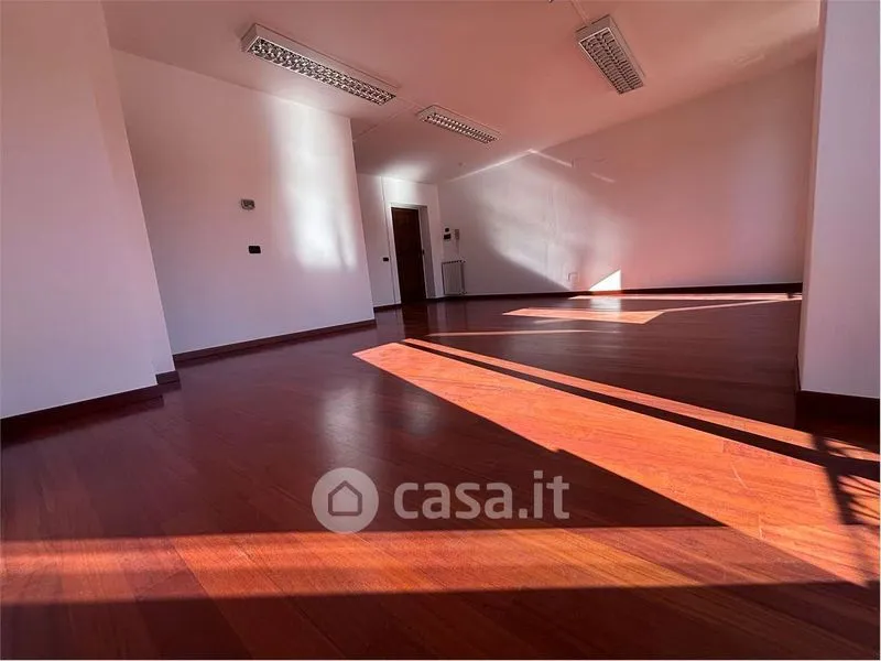 Pièces - Elegant Apartment with River View in Sesto Calende