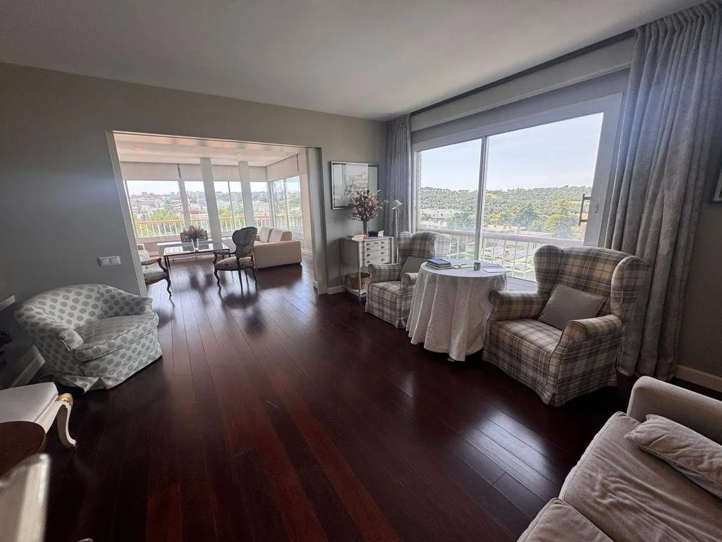 Living Room - Luxury Flat with Pool on Arroyofresno Street, Madrid